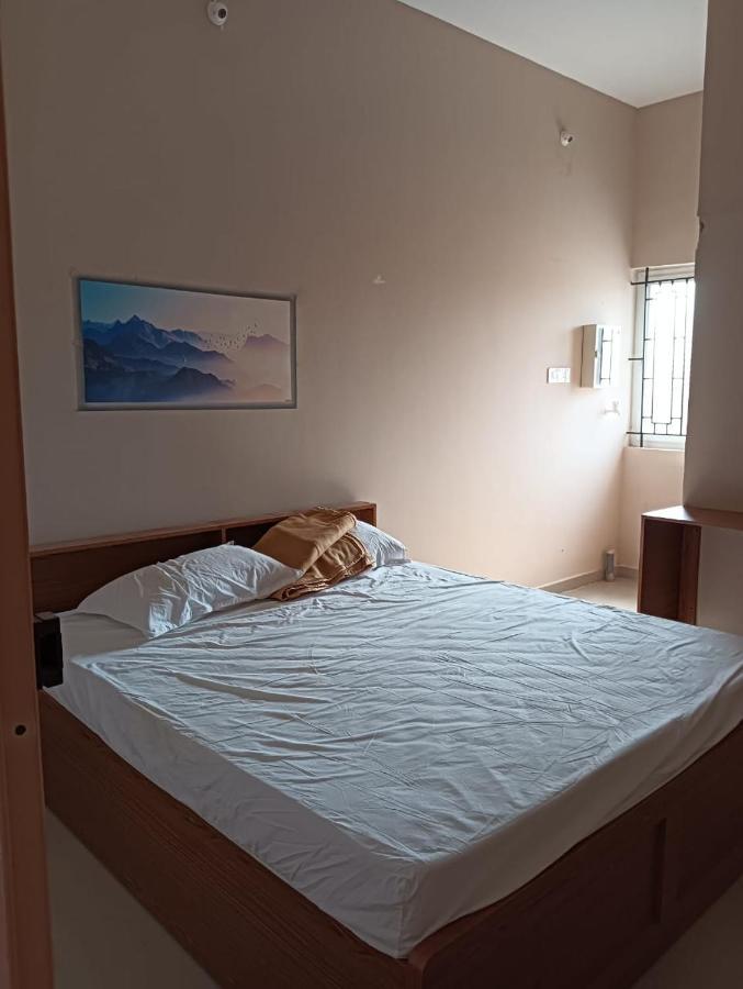 Surathi Enclave Standard Rooms Karumattampatti Bagian luar foto